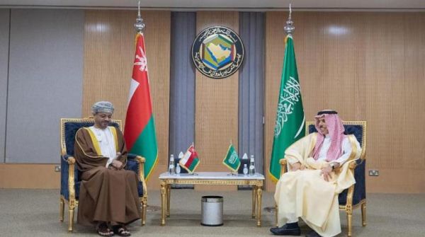 رسالة خطية من سلطان عُمان إلى خادم الحرمين الشريفين