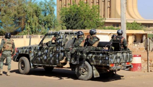 مقتل 27 شخصا وإحراق 800 منزل في هجوم لمسلحين بالنيجر