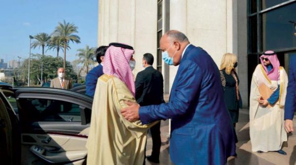 السعودية ومصر ترفضان محاولات التدخل في الشؤون الداخلية للدول