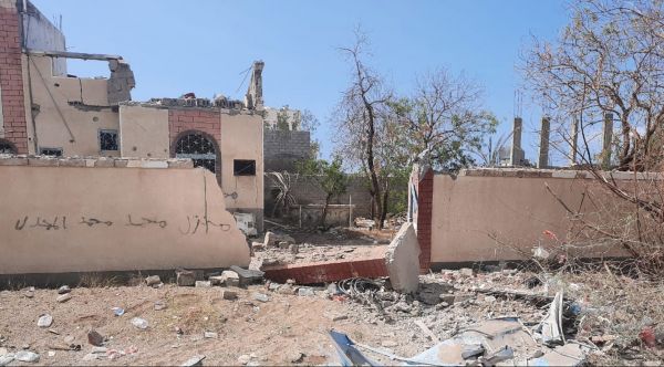 صور| الحديدة .. المليشيات الحوثية تجدد استهداف أحياء سكنية وقرى ومزارع مواطنين