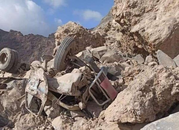 أكثر من 10 قتلى وجرحى بانهيار صخري في محافظة عدن 
