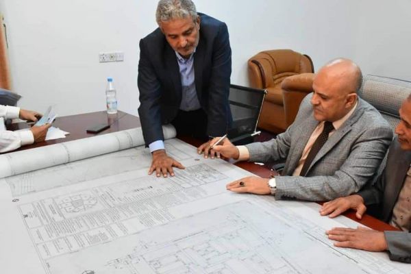 محافظ تعز: المخطط الشبكي لمديرية المخا من أبرز إنجازات المحافظة