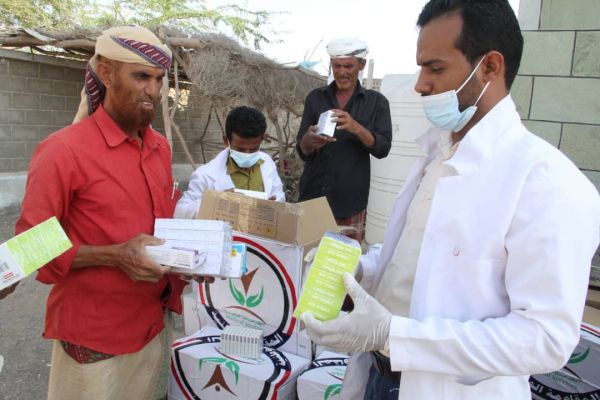 إنفاذًا لتوجيهات العميد طارق صالح.. شحنة أدوية وأجهزة طبية لمركز  "الجديد" الصحي في ذو باب المندب 