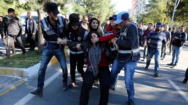 عام عاصف على الرئيس التركي أردوغان.. بايدن والقمع والليرة