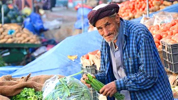 وسط استمرار العراقيل الحوثية.. وكالة أممية تؤكد ارتفاع الأسعار 18% في مناطق سيطرة المليشيا 