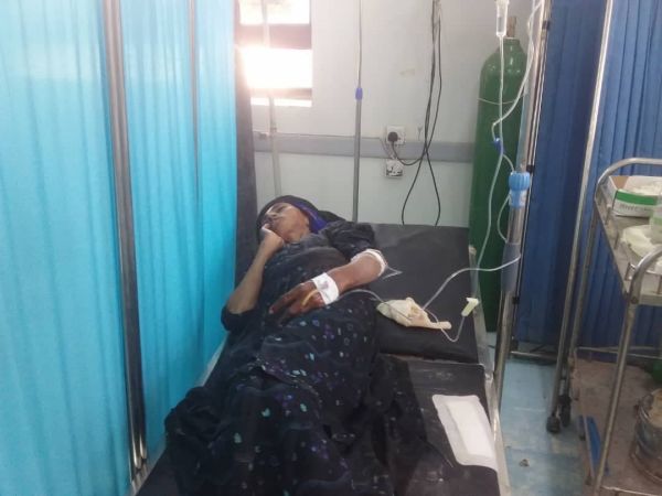 إصابة امرأة مسنة بقصف حوثي على منطقة سكنية في حيس