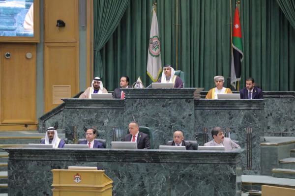 البرلمان العربي يدين إعاقة الحوثي للسلام ويطالب مجلس الأمن بوقف التدخلات الإيرانية باليمن