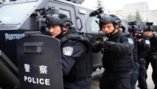 26 قتيلاً وجريحاً بحادث خطف حافلة في الصين
