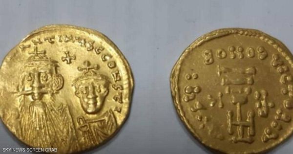 مصر.. إحباط تهريب عشرات العملات الأثرية إلى الخارج