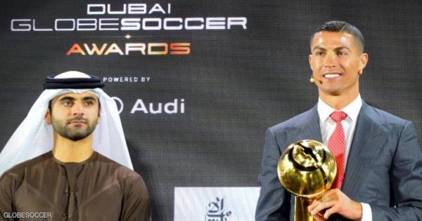 غلوب سوكر.. ليفاندوفسكي الأفضل ورونالدو لاعب القرن