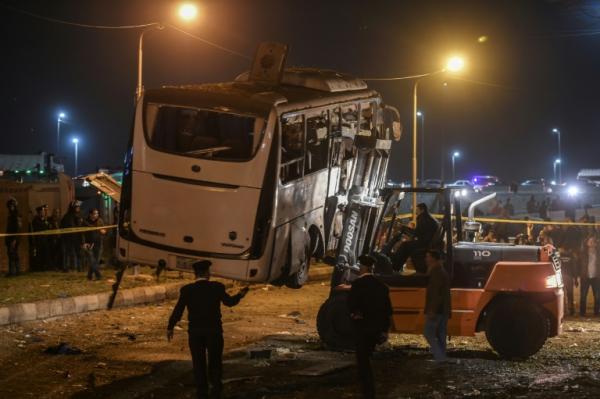 مقتل 40 «إرهابيا» في مصر بعد هجوم استهدف حافلة سياح في الجيزة