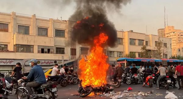 لندن تؤكد مواصلة إجراءاتها ضد نظام إيران حتى تتم محاسبته