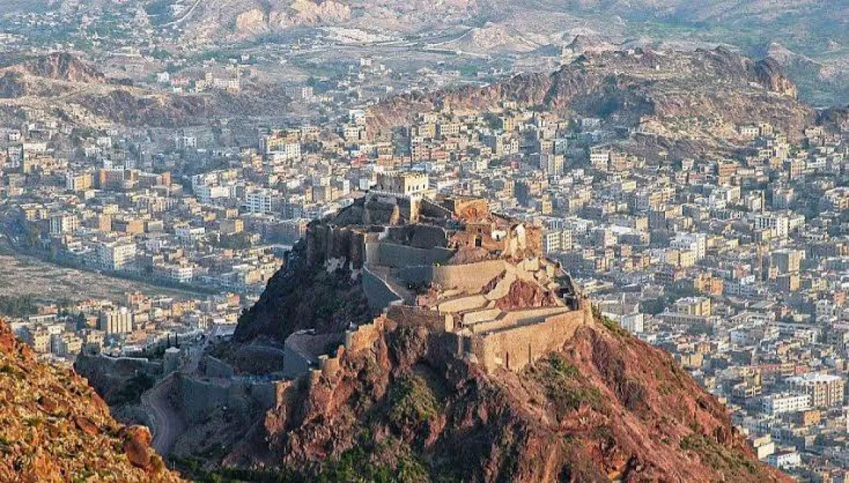 حقوق الإنسان تحذر من كارثة إنسانية في تعز وتدعو الأمم المتحدة والمنظمات الإنسانية والحقوقية إلى تحرك عاجل
